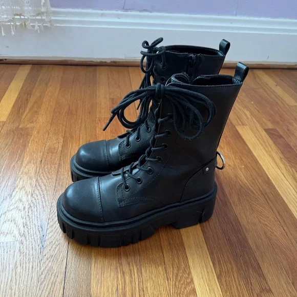 Current Mood ‘Everyone’s A Critic’ Black zipper Combat Boots 8 - Picture 4 of 12
